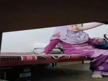 Bu Guru STW Gamis Ungu Direkam Diam Diam poster