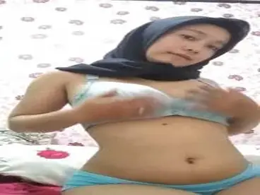Jilbab Hot Bikin Sange poster