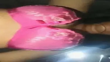 Cewek BH Pink Pamer Tete Gede Montok Viral